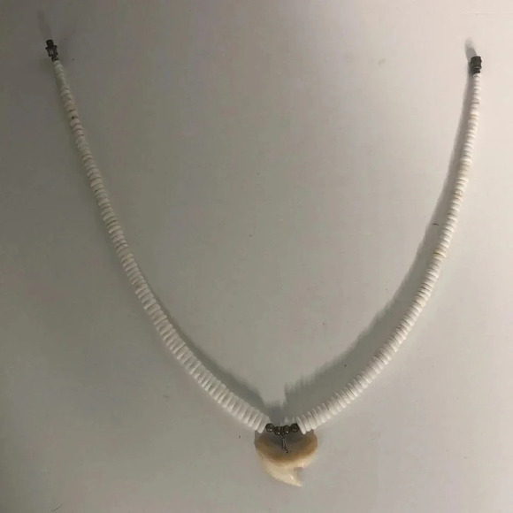 PUKA SHELL Necklace - Picture 4 of 6
